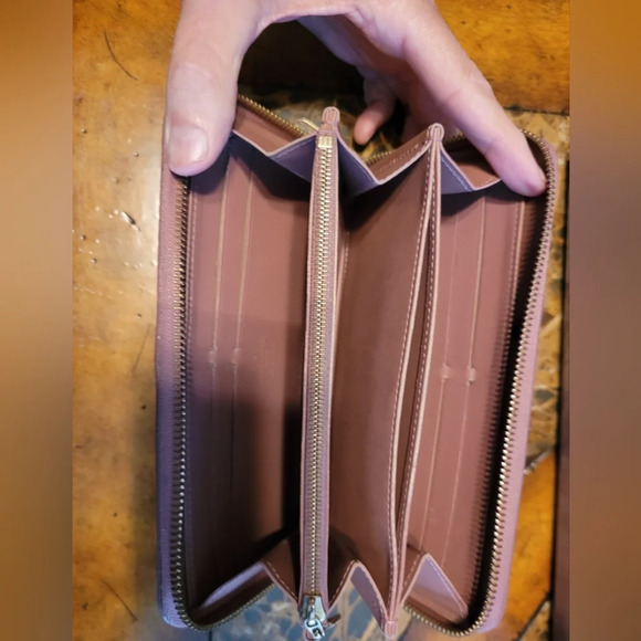 LOUIS VUITTON IKAT PINK VERNIS LONG WALLET - Picture 7 of 8